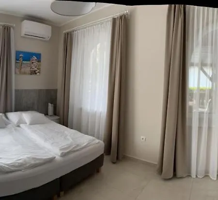 Topart I-ii-iii Apartment