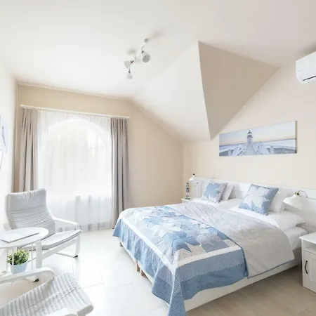 Topart I-ii-iii Apartment