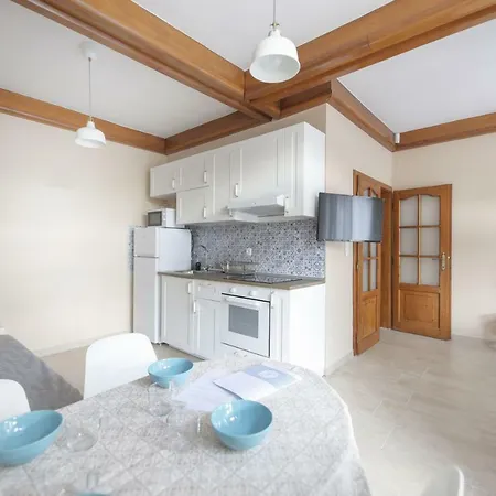 Topart I-ii-iii Apartment